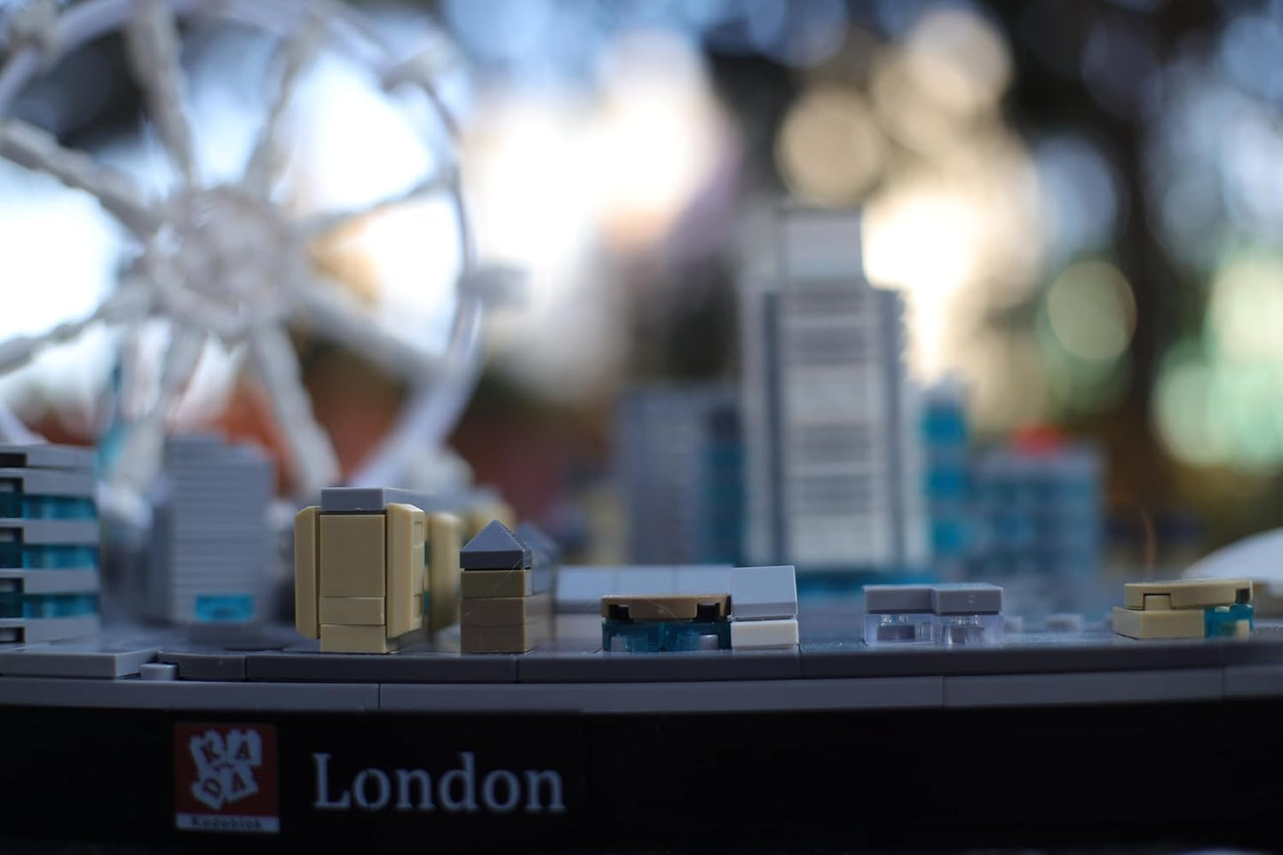 kadablok London Skyline Building Sets - London Architecture Building Blocks with Big Ben, London Eye, Tower Bridge - MOC Compatible Building Kit for Adults, Collectible Display Gift 1127 PCS